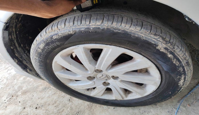 2015 Maruti Swift Dzire ZXI, Petrol, Manual, 63,031 km, tyre