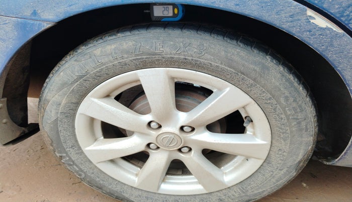 2012 Nissan Sunny XV DIESEL, Diesel, Manual, 2,22,183 km, tyre