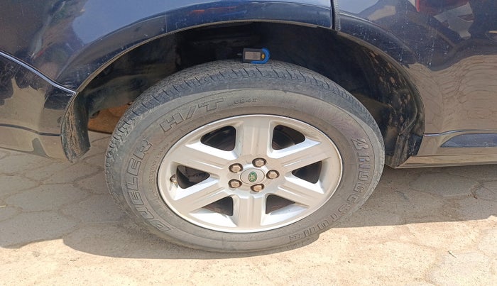 2012 Landrover Freelander 2 TD4 SE, Diesel, Automatic, 1,19,640 km, tyre