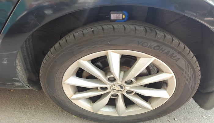 2016 Skoda Octavia STYLE PLUS AT 1.8 TSI, Petrol, Automatic, 78,562 km, tyre