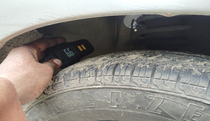 2012 Maruti Alto LXI CNG, Petrol, Manual, 69,059 km, tyre