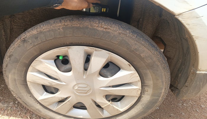 2013 Maruti Swift Dzire VDI, Diesel, Manual, 2,35,215 km, tyre