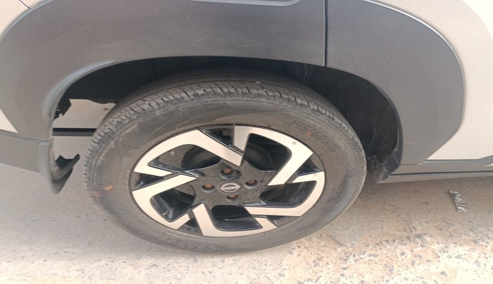 2021 Nissan MAGNITE XV PREMIUM, Petrol, Manual, 47,573 km, tyre