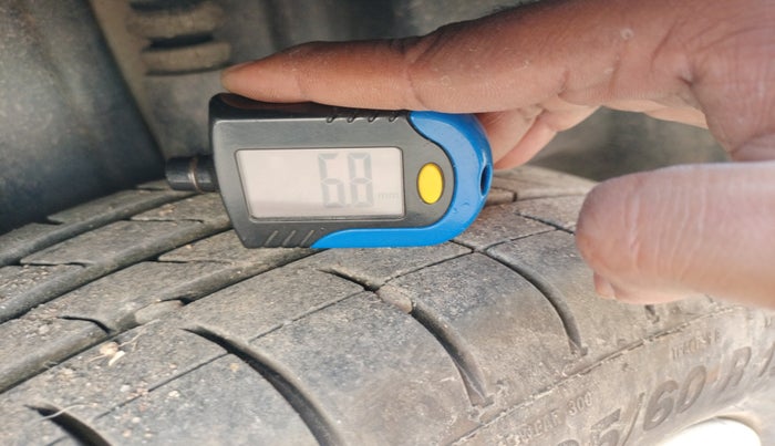 2012 Volkswagen Vento HIGHLINE PETROL AT, Petrol, Automatic, 1,38,944 km, tyre