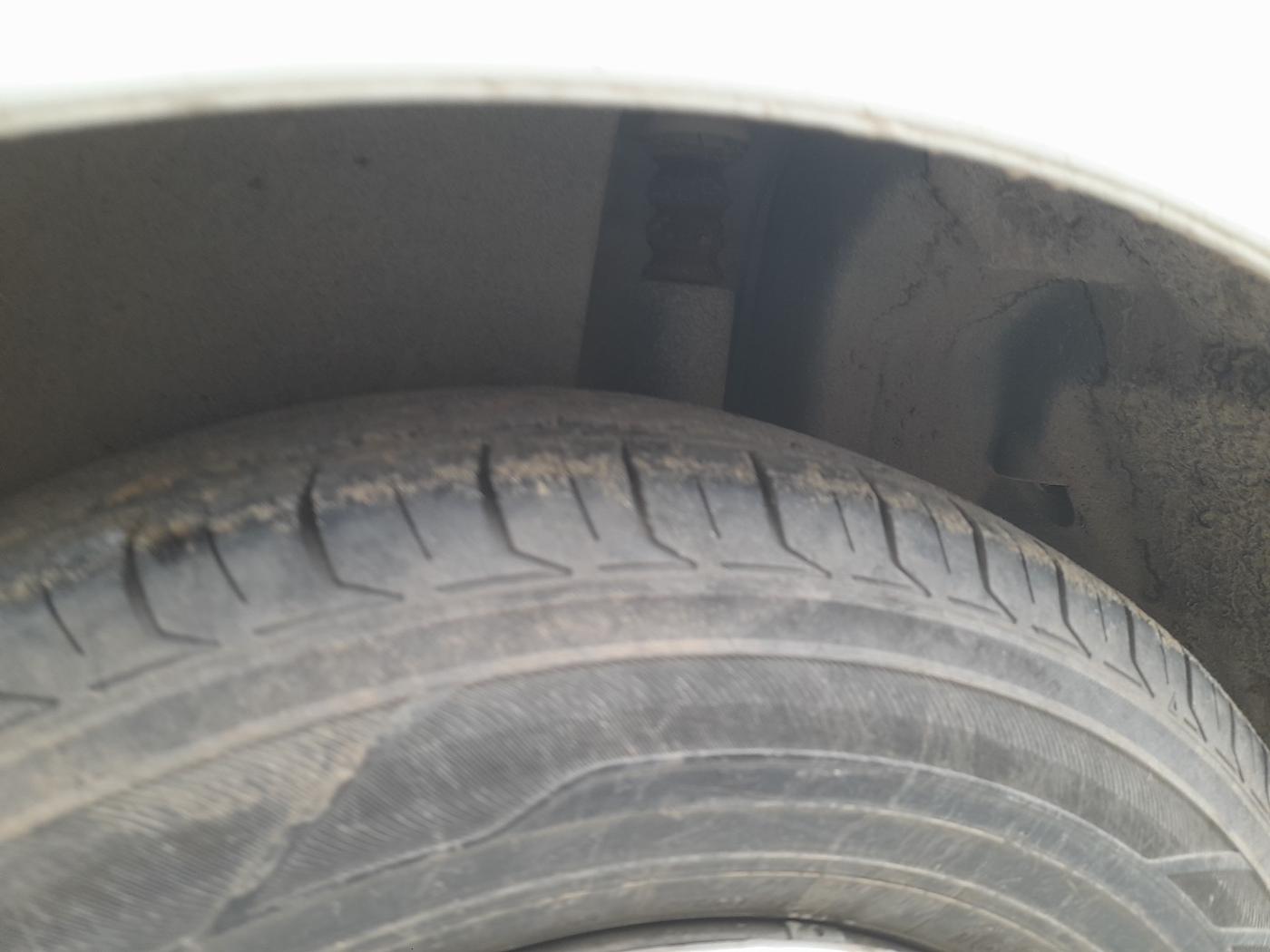 2017 Maruti Dzire LDI, Diesel, Manual, 2,05,744 km, tyre