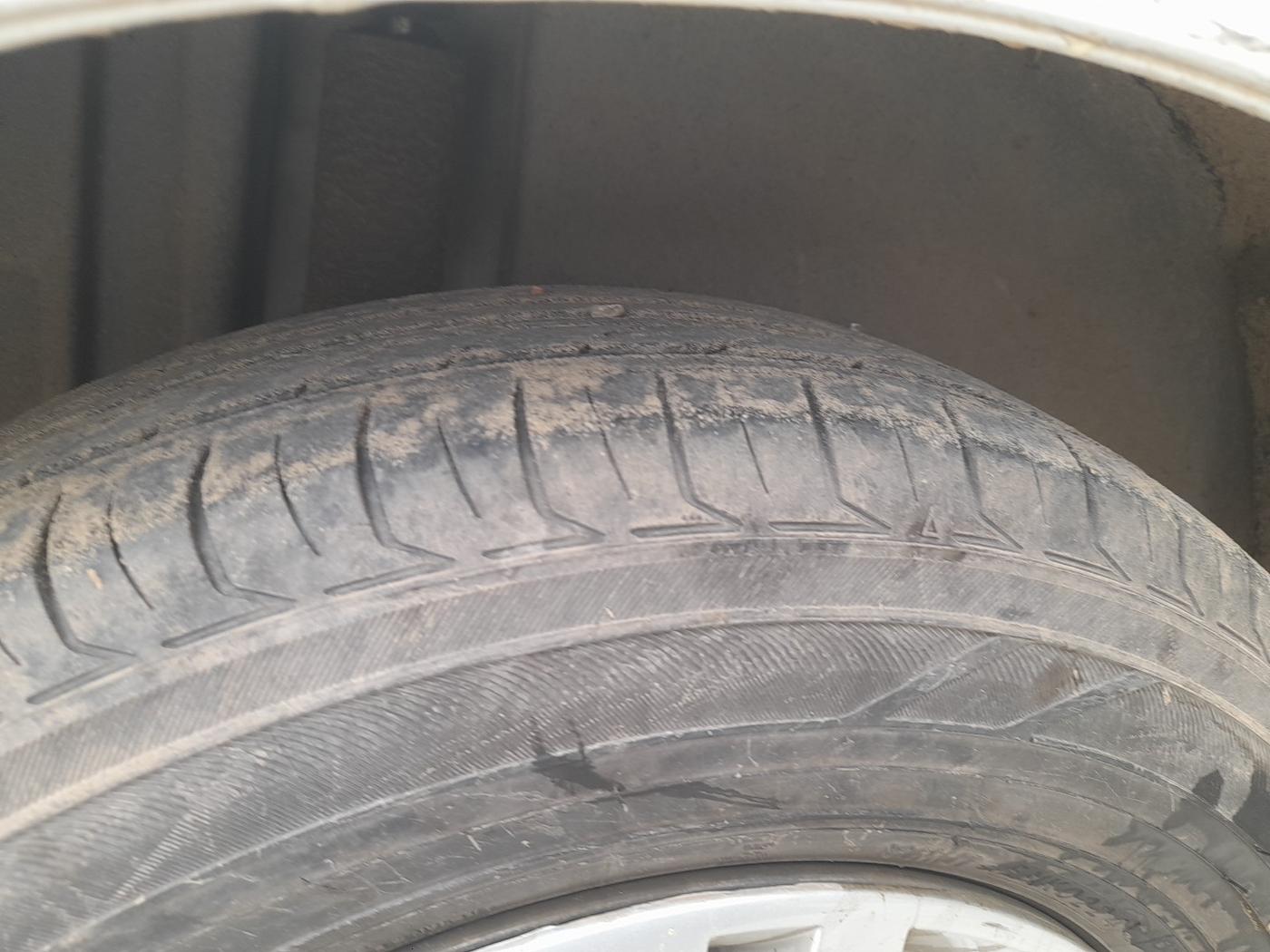 2017 Maruti Dzire LDI, Diesel, Manual, 2,05,744 km, tyre