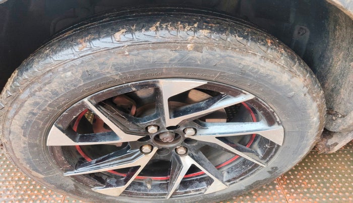 2020 Tata NEXON XM SUNROOF PETROL, Petrol, Manual, 73,353 km, tyre