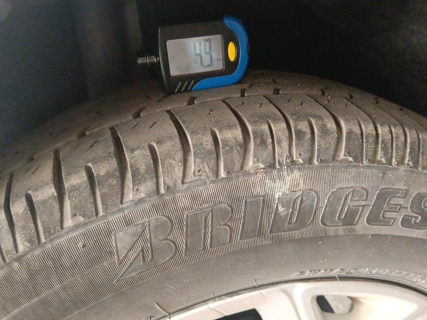 2014 Ford Ecosport TITANIUM 1.5L DIESEL, Diesel, Manual, 1,05,076 km, tyre