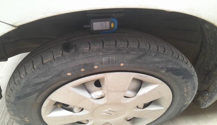 2015 Maruti Wagon R 1.0 LXI, Petrol, Manual, 1,43,219 km, tyre