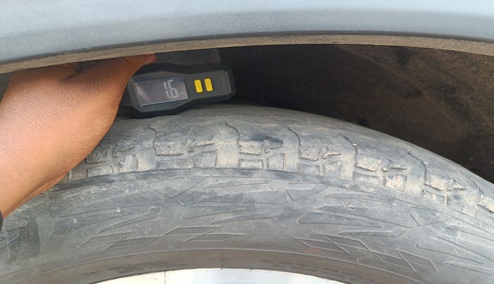 2018 Mahindra ALTURAS G4 4WD AT, Diesel, Automatic, 1,39,341 km, tyre