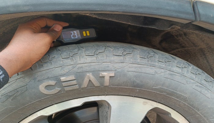 2018 Mahindra ALTURAS G4 4WD AT, Diesel, Automatic, 1,39,341 km, tyre