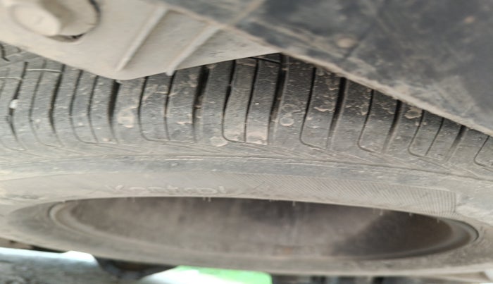 2018 Mahindra ALTURAS G4 4WD AT, Diesel, Automatic, 1,39,341 km, tyre