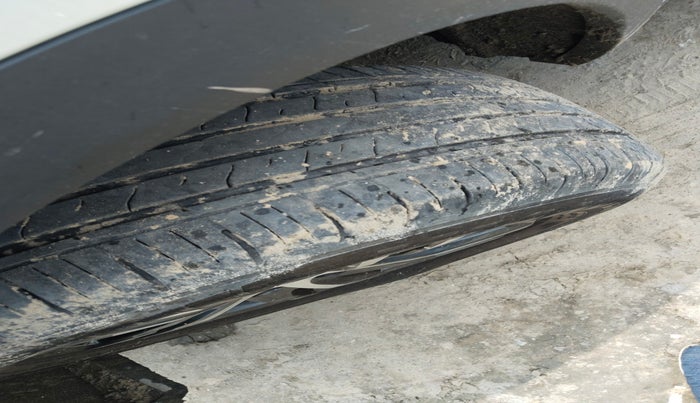 2023 Mahindra XUV700 AX 5 P AT 5 STR, Petrol, Automatic, 24,450 km, tyre