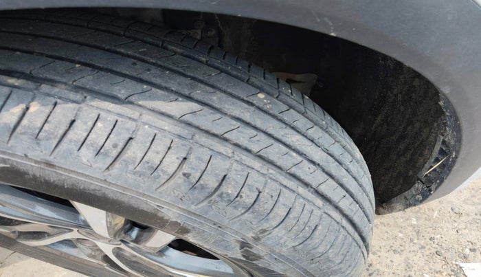 2023 Mahindra XUV700 AX 5 P AT 5 STR, Petrol, Automatic, 24,450 km, tyre