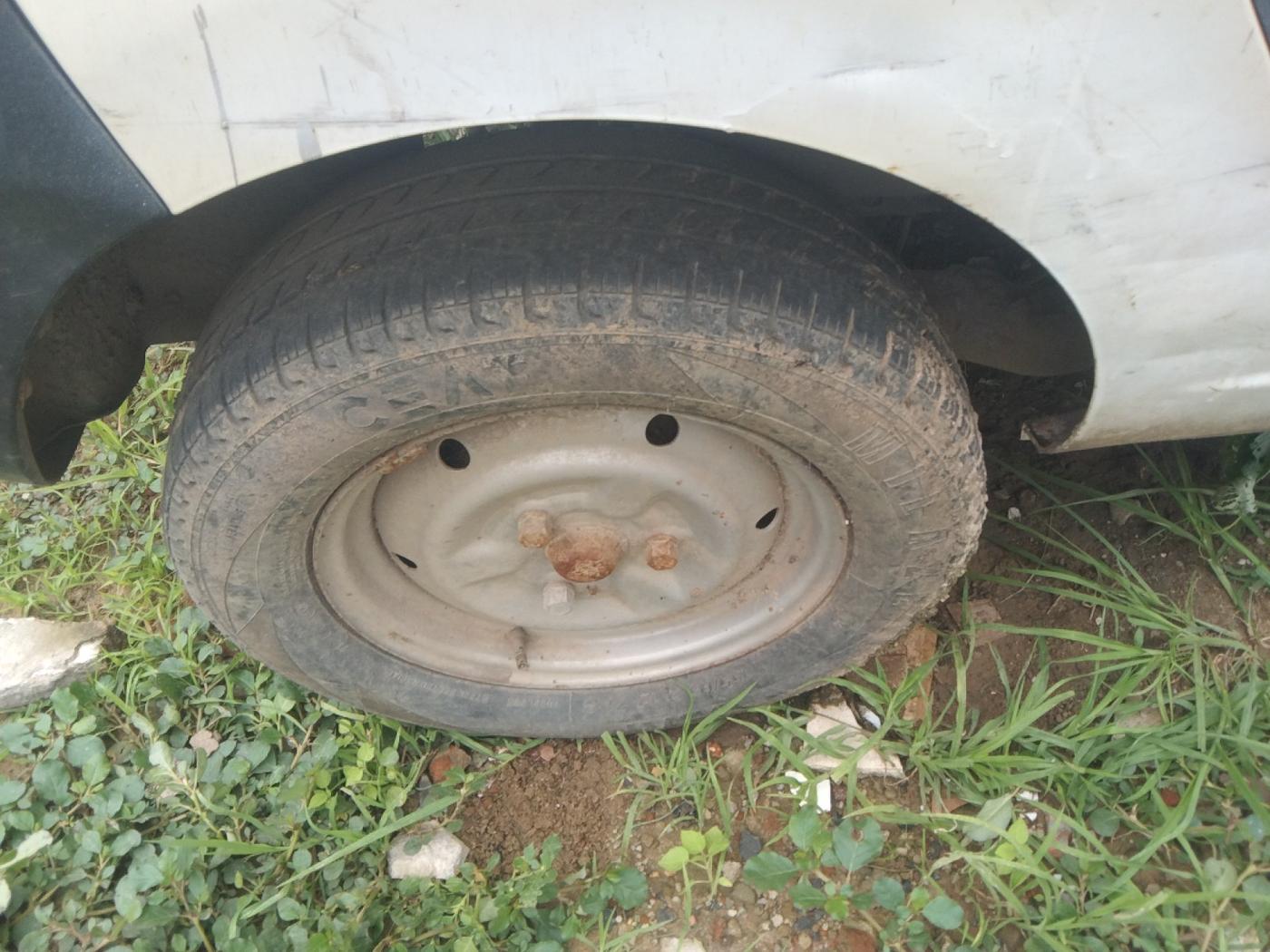 2011 Tata Nano STD, Petrol, Manual, 36,000 km, tyre