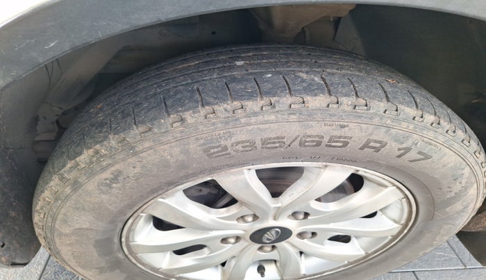 2015 Mahindra XUV500 W8, Diesel, Manual, 73,147 km, tyre