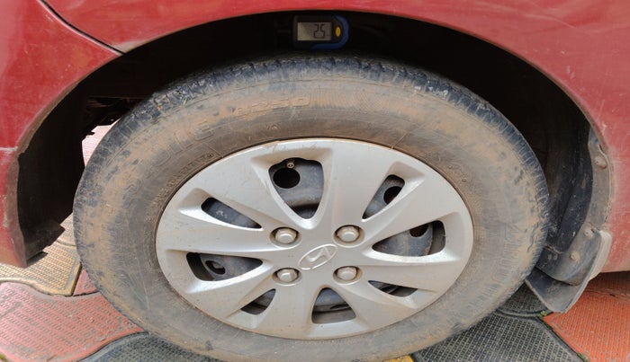 2011 Hyundai i10 MAGNA 1.2, Petrol, Manual, 63,952 km, tyre