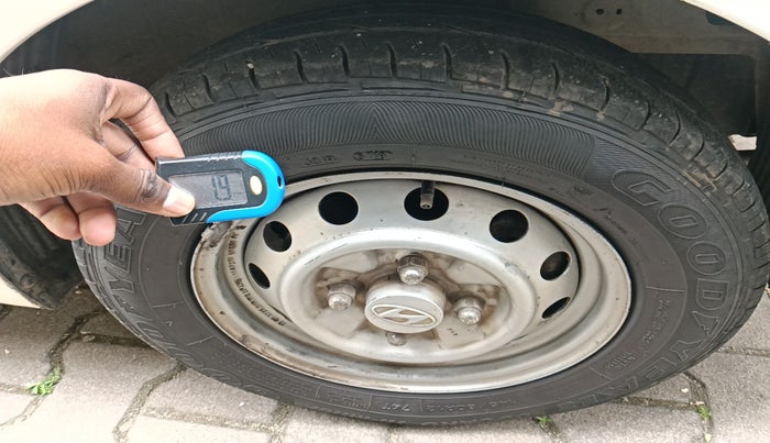 2013 Hyundai Eon D-LITE+, Petrol, Manual, 80,292 km, tyre