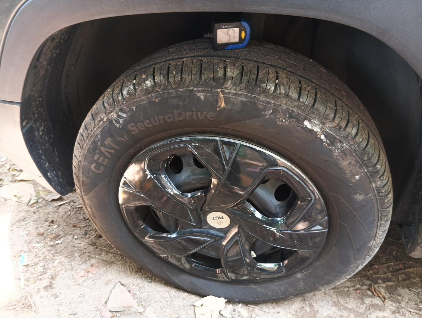 2024 Tata PUNCH PURE MT, Petrol, Manual, 12,045 km, tyre