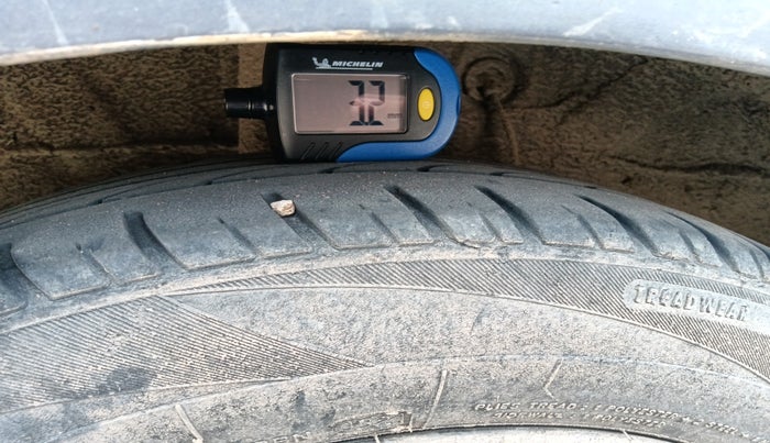 2015 Hyundai Grand i10 ASTA 1.2 KAPPA VTVT, Petrol, Manual, 1,02,000 km, tyre