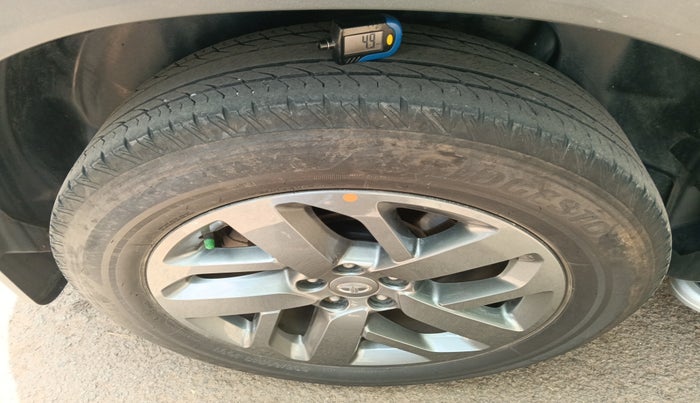 2021 Tata Safari XTA PLUS, Diesel, Automatic, 32,934 km, tyre
