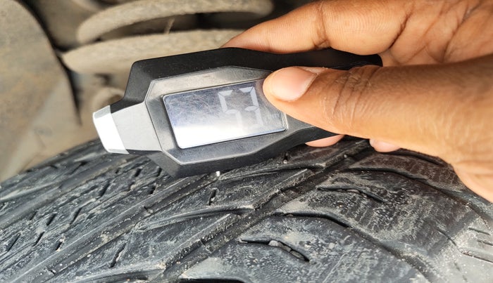 2021 Mahindra XUV500 W11 AT, Diesel, Automatic, 96,112 km, tyre