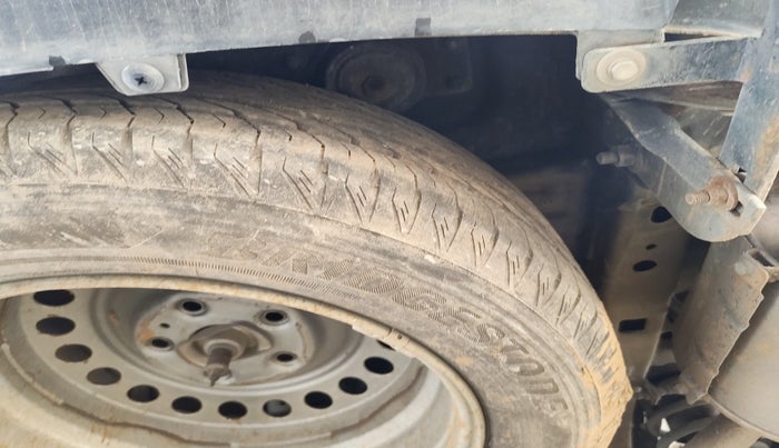 2021 Mahindra XUV500 W11 AT, Diesel, Automatic, 96,112 km, tyre