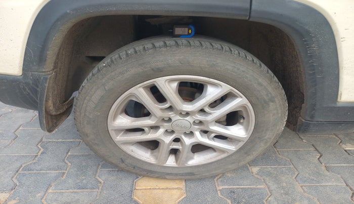 2017 Jeep Compass LIMITED 2.0 DIESEL 4X4, Diesel, Manual, 89,200 km, tyre