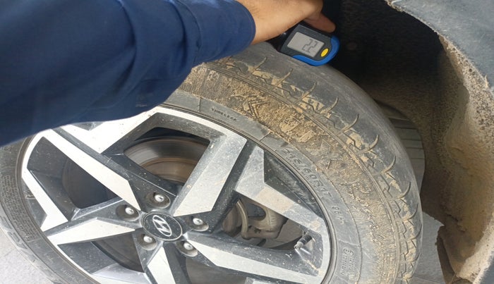 2022 Hyundai ALCAZAR PRESTIGE 1.5 MT 7STR, Diesel, Manual, 1,03,905 km, tyre