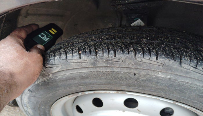 2011 Maruti Wagon R 1.0 LXI CNG, Petrol, Manual, 71,482 km, tyre