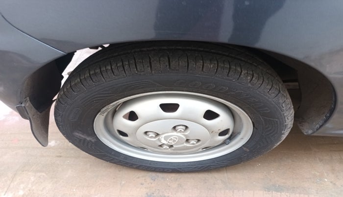 2014 Hyundai Santro Xing GL PLUS, Petrol, Manual, 68,484 km, tyre