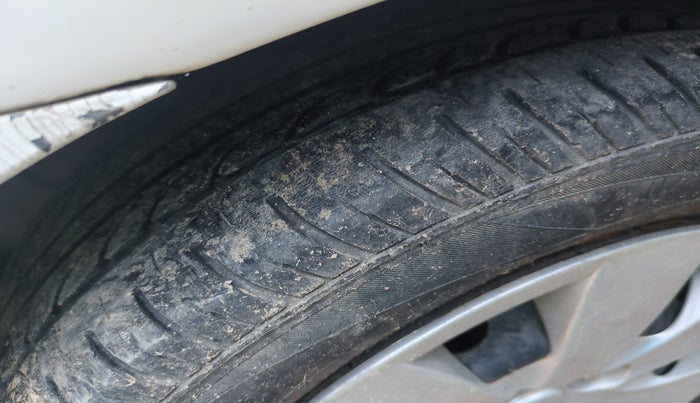 2009 Hyundai Verna 1.6 VTVT, Petrol, Manual, 1,56,708 km, tyre