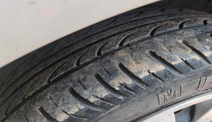 2009 Hyundai Verna 1.6 VTVT, Petrol, Manual, 1,56,708 km, tyre