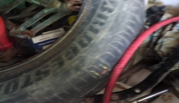 2009 Hyundai Verna 1.6 VTVT, Petrol, Manual, 1,56,708 km, tyre