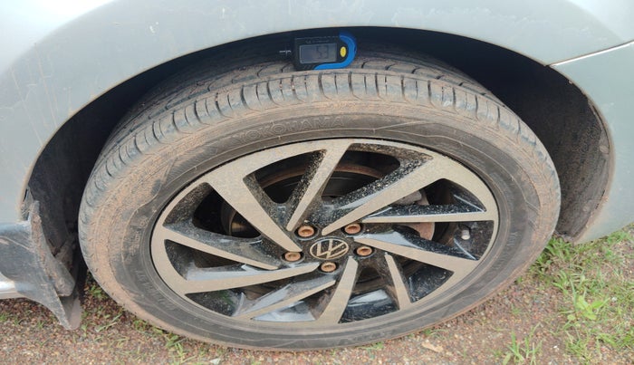 2013 Volkswagen Polo HIGHLINE1.2L, Petrol, Manual, 92,193 km, tyre