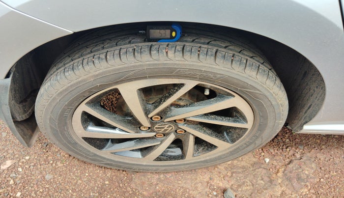 2013 Volkswagen Polo HIGHLINE1.2L, Petrol, Manual, 92,193 km, tyre