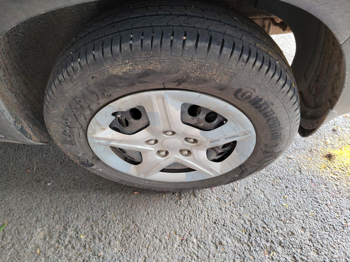 2021 KIA SELTOS HTE 1.5 DIESEL, Diesel, Manual, 1,24,000 km, tyre