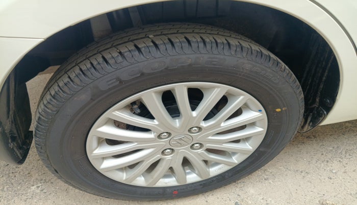 2024 Maruti Dzire ZXi AMT, Petrol, Automatic, 5,458 km, tyre