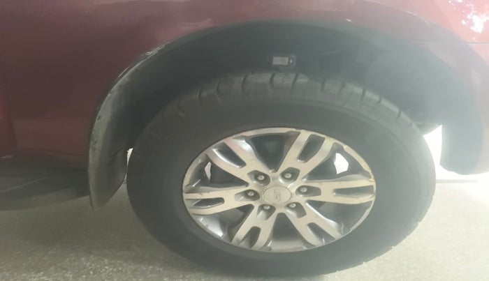 2016 Ford Endeavour TITANIUM 3.2 4X4 AT, Diesel, Automatic, 1,16,475 km, tyre