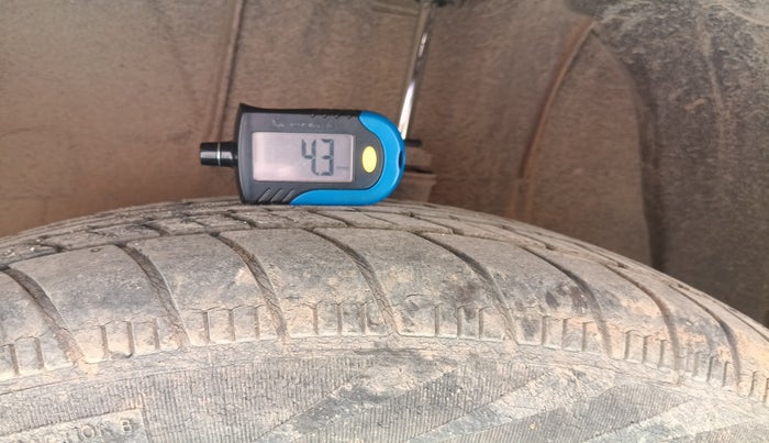 2012 Mahindra Verito 1.5 D4 BS III, Diesel, Manual, 1,48,659 km, tyre