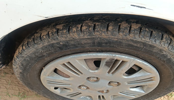 2010 Hyundai Santro Xing GLS, Petrol, Manual, 1,92,121 km, tyre