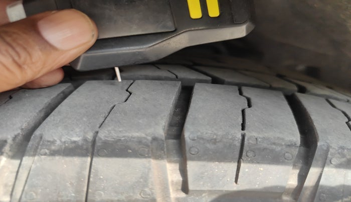 2018 Mahindra ALTURAS G4 4WD AT, Diesel, Automatic, 44,000 km, tyre