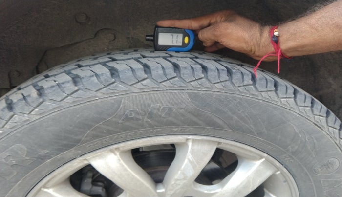 2017 Mahindra XUV500 W10, Diesel, Manual, 1,29,345 km, tyre