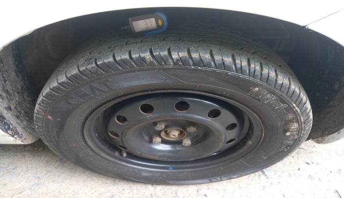 2022 Maruti Dzire VXI, Petrol, Manual, 64,818 km, tyre