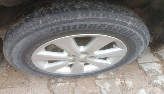 2014 Toyota Corolla Altis G DIESEL, Diesel, Manual, 85,332 km, tyre