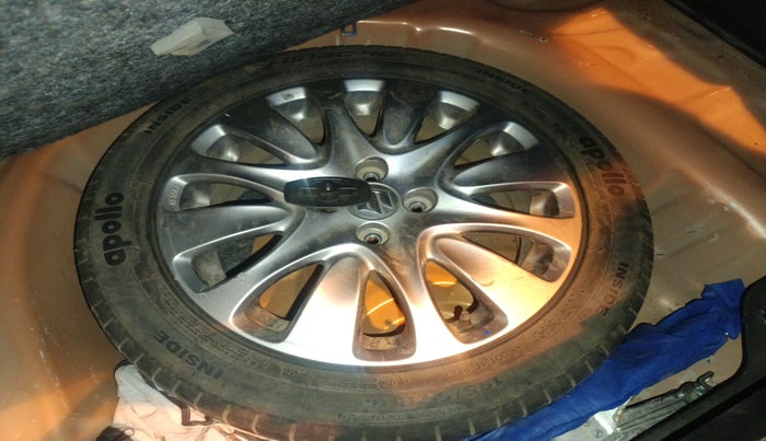 2016 Maruti Baleno ZETA PETROL 1.2, Petrol, Manual, 39,933 km, tyre