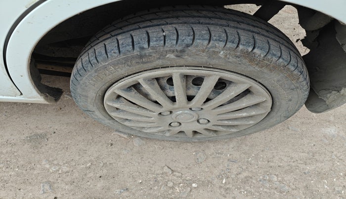 2011 Maruti Wagon R 1.0 VXI, Petrol, Manual, 92,471 km, tyre