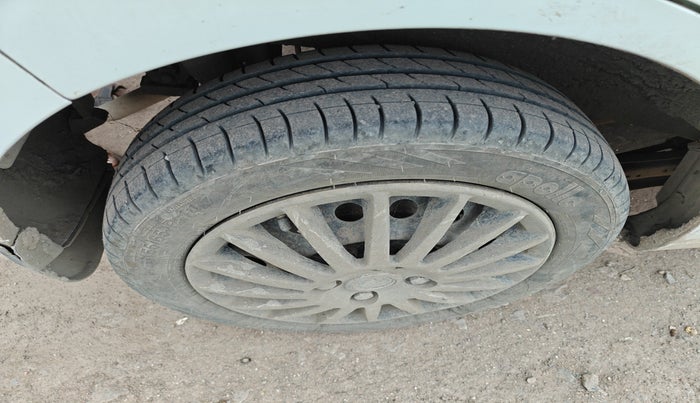 2011 Maruti Wagon R 1.0 VXI, Petrol, Manual, 92,471 km, tyre
