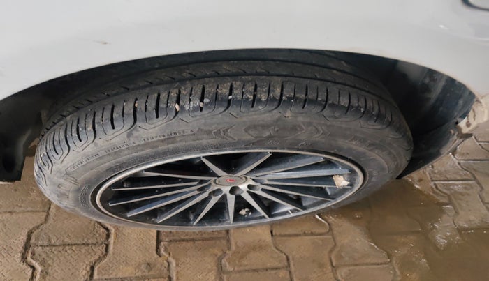 2024 Tata ALTROZ XE CNG, Petrol, Manual, 18,363 km, tyre