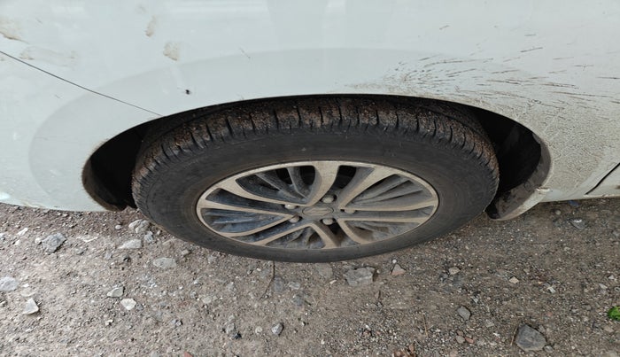 2024 Maruti Ertiga ZXI (O) CNG, Petrol, Manual, 15,589 km, tyre